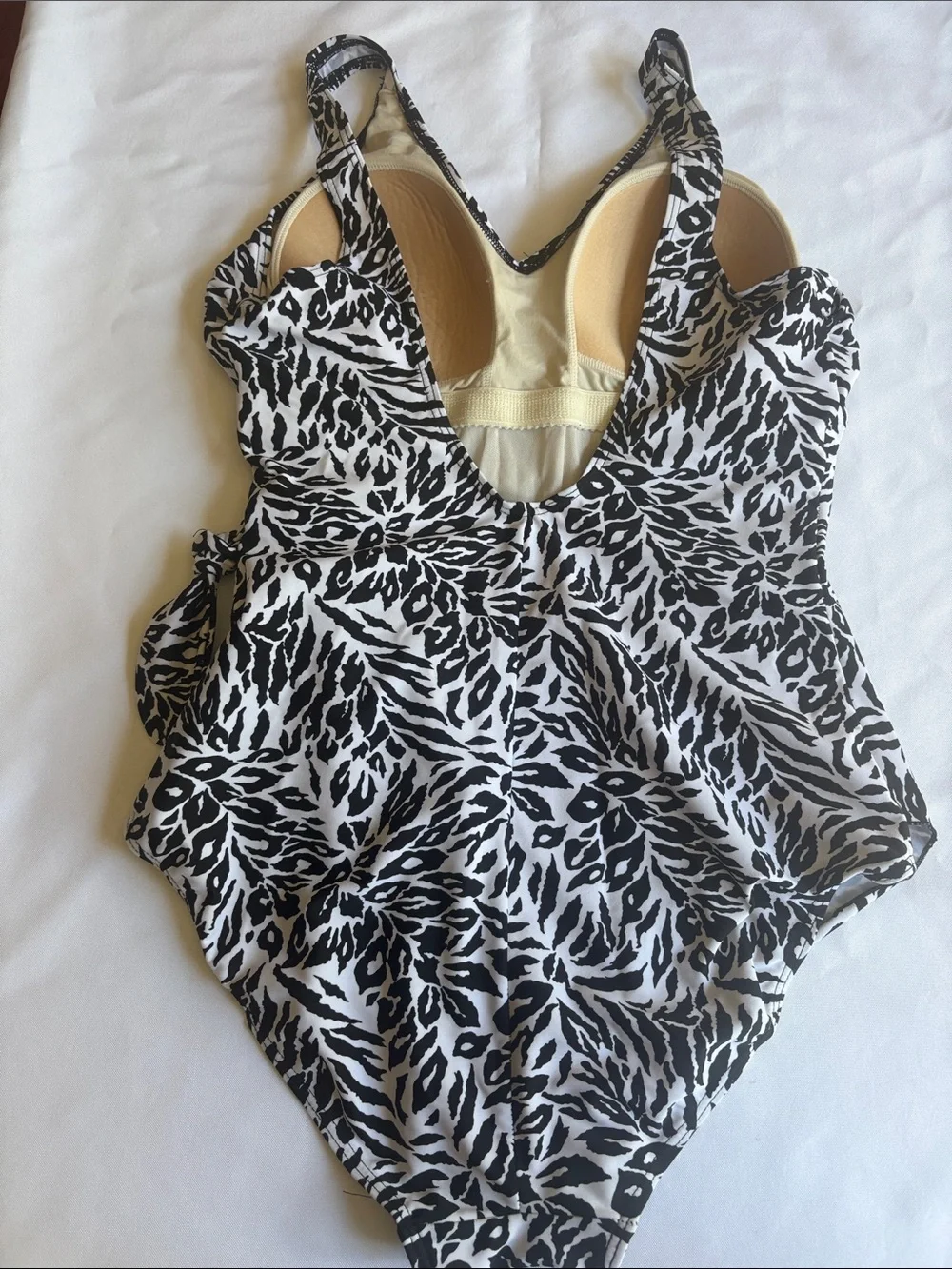 Shore Shapes Black & White Floral Leaf Print Bathing Suit